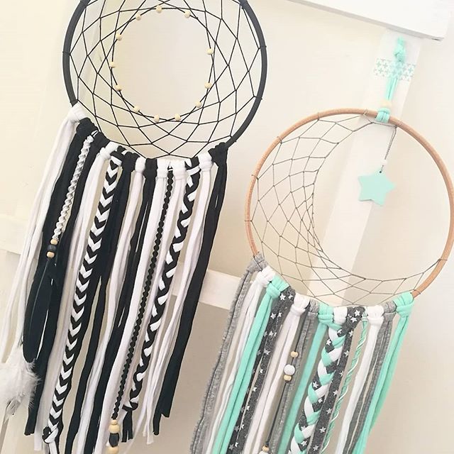 99tablasrojas's tweet photo. A los peques, y a los no tan peques...FELICES SUEÑOS!!
.
.
.
.
.
#buenasnoches #goodnight #atrapasueños #dreamcatcher #moondreamcatcher #atrapasueñosluna #blackandwhite #mint #regalosbonitos https://t.co/dXQfbrJ7AP