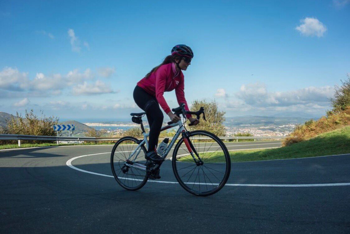 sonrisafinisher's tweet photo. Alguien que te eleve, sin miedo al vuelo.ESO.☀️🚴‍♀️🌈✨ @rogersport @orbeabicycles #conganasdesalida #conganasdebici #conganasdedomingo#cycling #cyclinglife #cyclingwomen #bicicleta #partnerincrime #mujeresciclistas #deportefemenino #sigamosluchando #hazquecuente #sportlife https://t.co/7JwRion46x