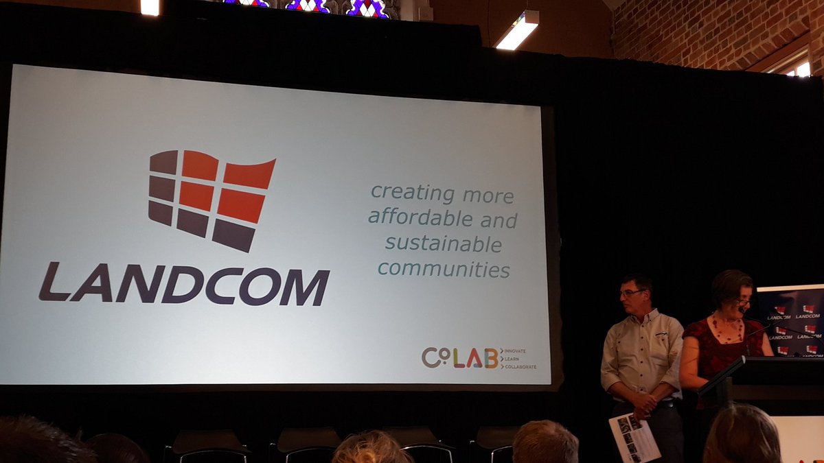 Karyne_Ang's tweet photo. Engaging the younger generation for the future: fieldwork providing unique, authentic and engaging experiential learning in inner urban settings #CoLab2018 https://t.co/NXK71wrr5F