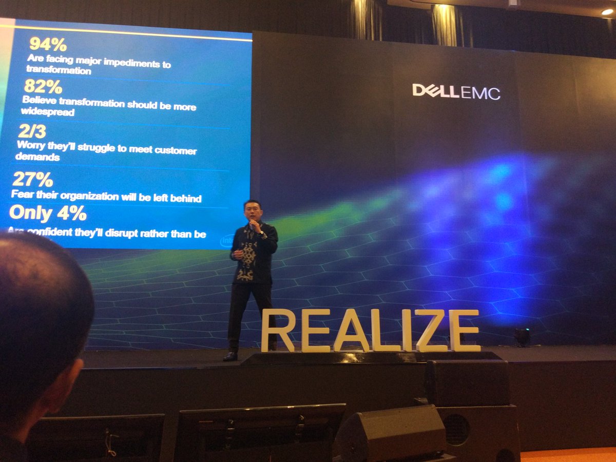 EDouble2410's tweet photo. Mr. Pang at #dellemcrealize2018id @dell_indonesia https://t.co/qU6oSx3wmS