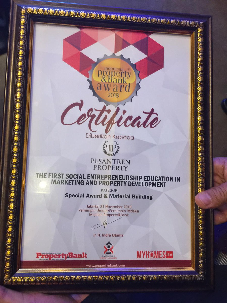 propertyplus_id's tweet photo. Terima kasih untuk semua anak negeri.
Indonesia Property &amp; Bank Award 2018, 
Kategori: Special Award &amp; Material Building.
*PESANTREN PROPERTY*
The first social entrepreneurship education in marketing and property development. 
@PProperty_id https://t.co/XNxpEIxAYd
