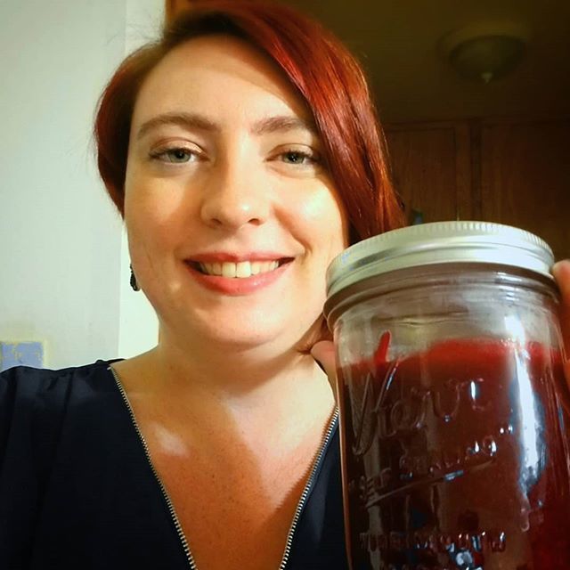 AbbyPotts's tweet photo. 1st time making cranberry sauce! #happythanksgiving #cooking #happyholidays #instantpot https://t.co/jxt0mntl9i https://t.co/GT7545E6KM