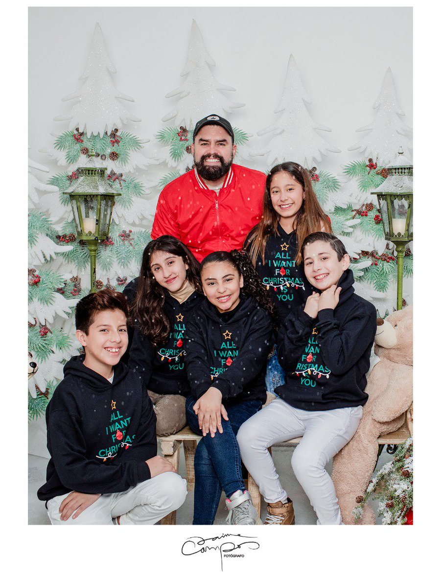 AshleeMadera's tweet photo. Llego la Navidad y la queremos celebrar contigo!!!
No dejes pasar la oportunidad de tomar tu sesión con el Mejor Fotógrafo @JaimeCamposFoto 
Del 18 de noviembre al 23 de diciembre 2018
Impresiones 1 (8x10) y 4 (6x8)
info@jaimecampos.com
Tel. 17727330
https://t.co/r9Dsw6tDfm https://t.co/6FBmDyOZKM