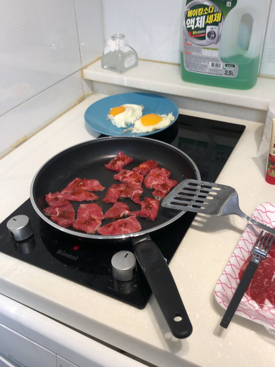 wonderpeachhh's tweet image. ครั้งแรกกับ Airbnb ที่เกาหลี ประทับใจเว่อ พีชพัก Dean House เป็นบ้านแบ่งเป็นห้องๆ แต่ละห้องมีครัว เครื่องซักผ้า ไมโครเวฟ เตียงไม่กาก มีไดร์พร้อม มีที่หนีบผมด้วย ไวไฟ
📍สถานี Hongik ทางออก 6 เดินมาประมาณ 5 นาที
#airbnb #รีวิวเกาหลี #ที่พักเกาหลี