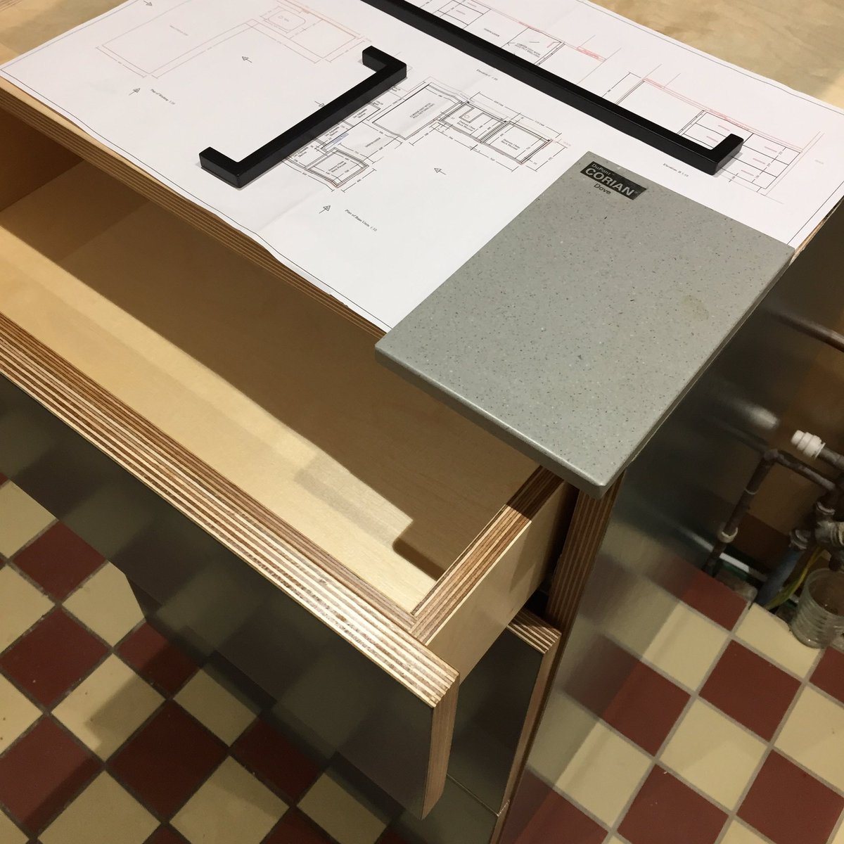 wearebba's tweet photo. #weareonsite at our De Freville project in Cambridge. The kitchen fitters from Coach House Joinery are on site to install the bespoke kitchen. Next week @cotscasementsco are booked to install the windows and doors. #wearebba #architect #Cambridge #bespoke #kitchen https://t.co/RDhp9LLenu