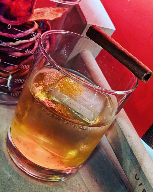 True Romance - homemade fireball, pecan bitters, edible glitter, cinnamon sugar #cocktails #andover #tdayeve spirop.us/2S5SwLj