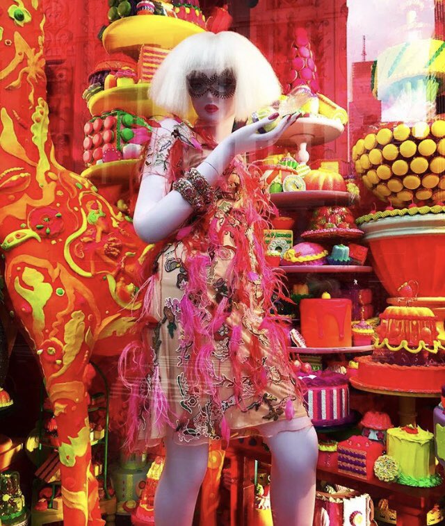 JerseyMermaid14's tweet photo. Bergdorfs window dressers are worth every dime theyโre paid !!#styleporn https://t.co/fPYApPxIjk