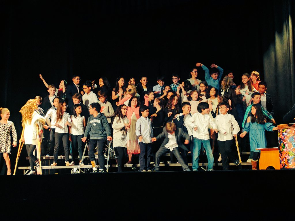 KBurnsMadigan's tweet image. Gr3-5 Fall Concert @acotopaxi. Exploring #penatomicmelody, dancing and singing. #musicallearning at its finest. #learnincommunity #yourbestself #ACCommunity