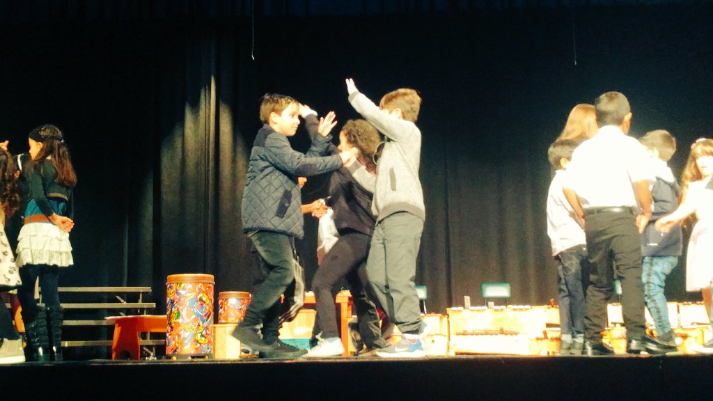 KBurnsMadigan's tweet image. Gr3-5 Fall Concert @acotopaxi. Exploring #penatomicmelody, dancing and singing. #musicallearning at its finest. #learnincommunity #yourbestself #ACCommunity