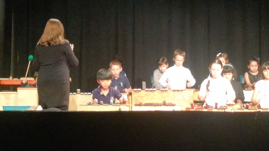 KBurnsMadigan's tweet image. Gr3-5 Fall Concert @acotopaxi. Exploring #penatomicmelody, dancing and singing. #musicallearning at its finest. #learnincommunity #yourbestself #ACCommunity