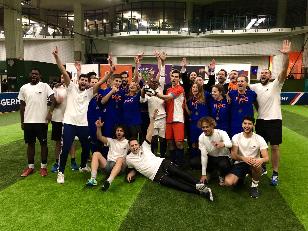 i_engagement's tweet photo. Merci à @FranceInvestEU d'avoir organisé comme chaque année ce tournoi d'#UrbanFoot au profit de l'Institut ⚽️
32 équipes et donc 32 structures y ont participé 👌🏼
Merci aux lauréats d'avoir représenté fièrement les couleurs et les valeurs de l'association 😉
#LiveIDE2018 https://t.co/PMZufGxdDz