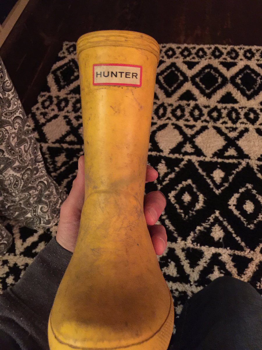 realDadMusings's tweet photo. @HunterBoots We literally just got these not even s year ago for our 5 year old. They fell apart so bad he duct taped them. For the money, the quality was VERY disappointing. https://t.co/h4Lm9UIZ20