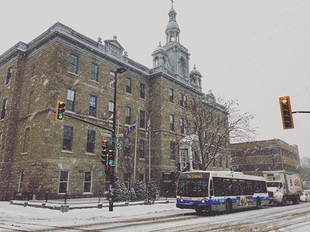 blogplanete3w's tweet photo. Nouvelle journée de neige ❄️ sur #Montreal et ce n’est que le début 😎.
Et vous, vous aimez l’hiver ?
•
•
•
•
•
#montrealmoments #montrealcity #exploremtl #mtlmoments #winter #travel #voyage #instatravel #somontreal #pvtcanada #pvtistes #mtl #mont… https://t.co/na2equh8u9 https://t.co/BdxGvFommY