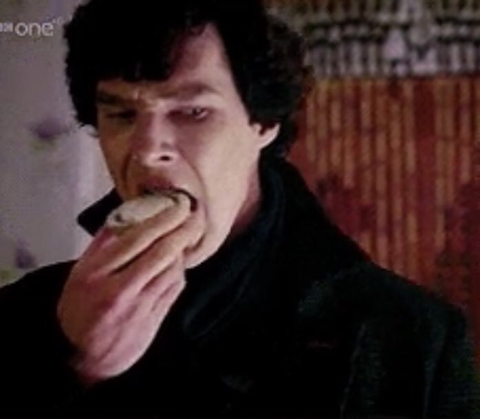 Cumberfan77's tweet photo. #Sherlock and pie.
You’re welcome.
#Pie #PieProblems
#HappyThanksgiving https://t.co/XIp7INEDJK
