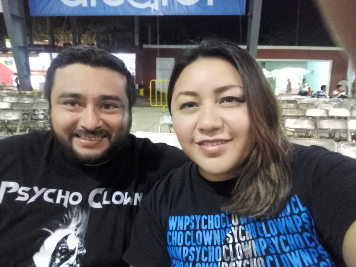 GhHumberto's tweet photo. En espera de @Psychooriginal para gritar que #SomosTotalmentePayasos, en feria Xmatkuil 2018, Yucatán! https://t.co/mV2q8aFwAm