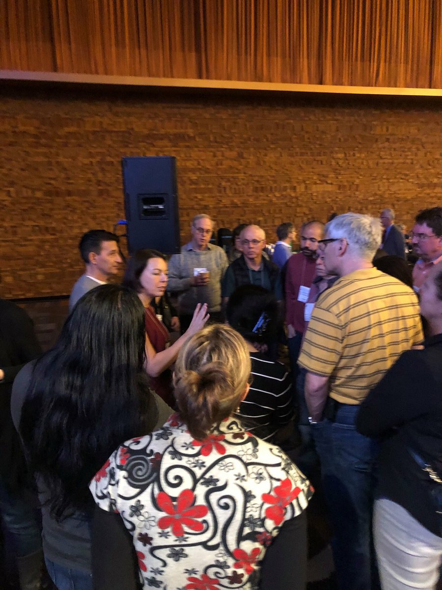 DrBourdua_Roy's tweet image. Today, I (Dr. Èvelyne Bourdua-Roy) presented to 1,500 GPs in Vancouver on reversing T2DM with LCHF. My talk was well received, and I was swamped with questions afterwards. Many said they eat LC and prescribe it to their patients, with amazing results. Feels like a wind of change!