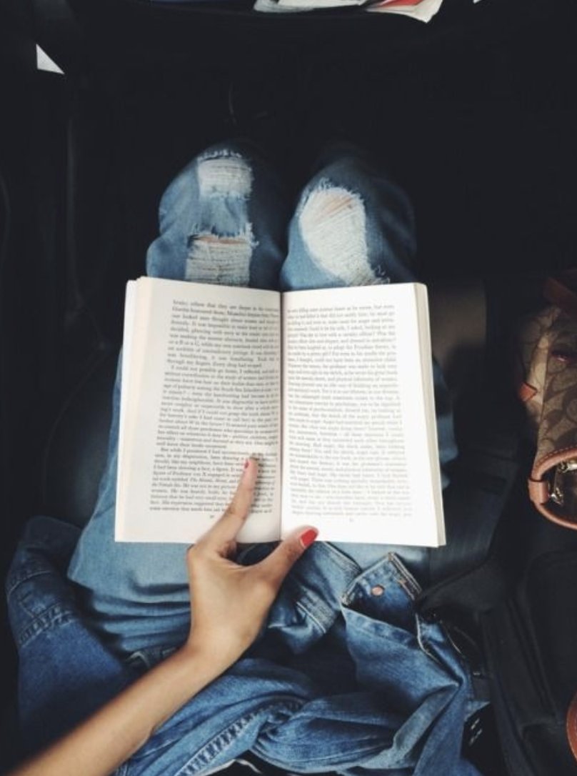 liviabritoof's tweet photo. Disfrutando mi tiempo libre… 📖💗 https://t.co/UgyoRbGeK9