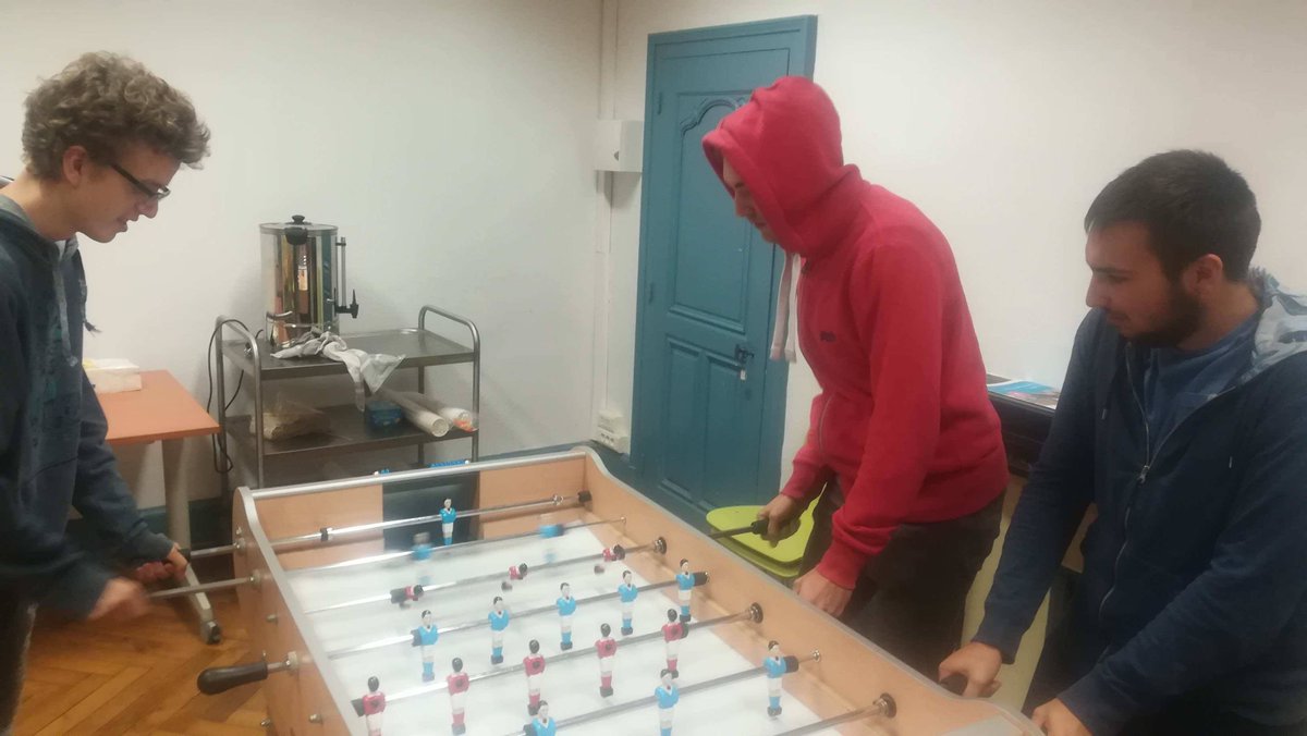 ABFG (@abfgd4g) on Twitter photo Petite pause quand même pendant le #Design4green, c'est important ! On teste le babyfoot de <a href="/groupeesaip/">ESAIP École d'Ingénieurs</a> ;)
<a href="/Design4Green/">Design4Green</a> Petite pause quand même pendant le #Design4green, c'est important ! On teste le babyfoot de <a href="/groupeesaip/">ESAIP École d'Ingénieurs</a> ;)
<a href="/Design4Green/">Design4Green</a>