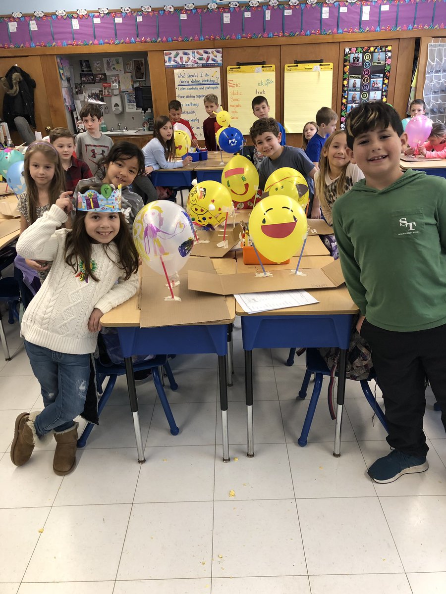 Our 1st Annual Thanksgiving Eve Parade!  Amazing balloons created by my oh so talented 2nd graders! #RPFamily #MTPSpride @RPPrincipal