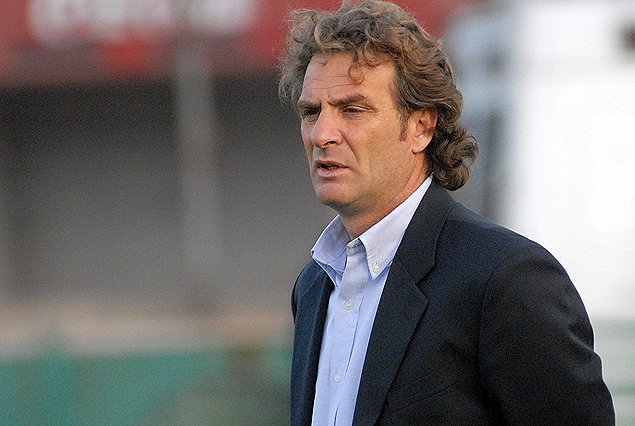 Suena para el bolso | A falta de ver quien gana la elecciones en Nacional, está claro que varios candidatos han afirmado que no quieren más a Medina en la dirección técnica, viendo esto suena el nombre de Daniel Carreño, de la casa y sin club actualmente.