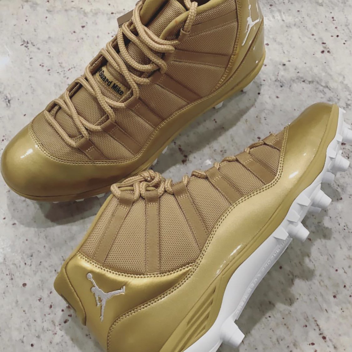 gold jordan 1 cleats