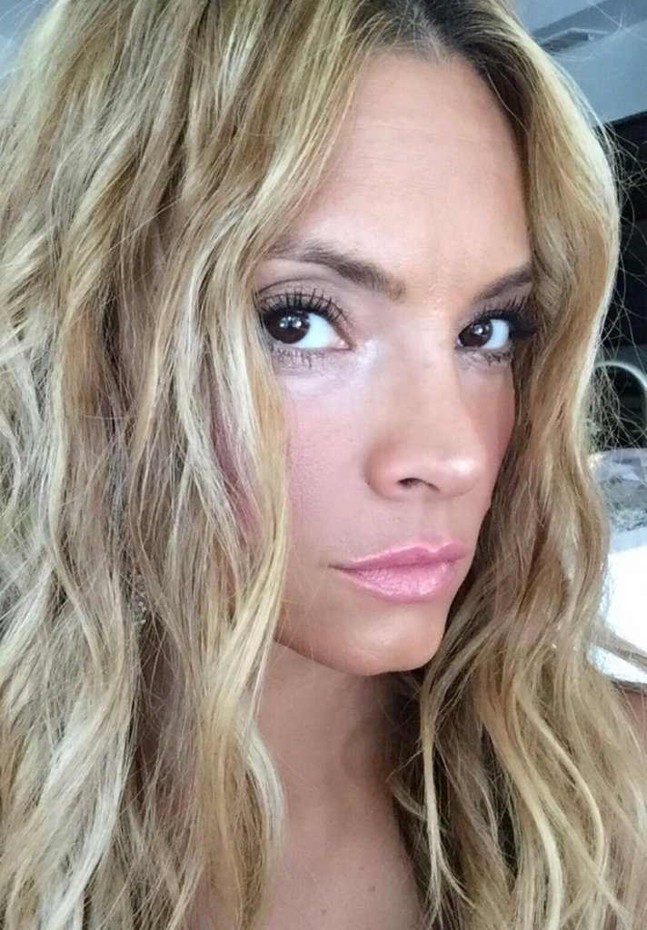 WinkThreading's tweet image. We love getting #selfies from our happy customers!! #Brows are looking #fierce, @keepingit_fab! 🧡