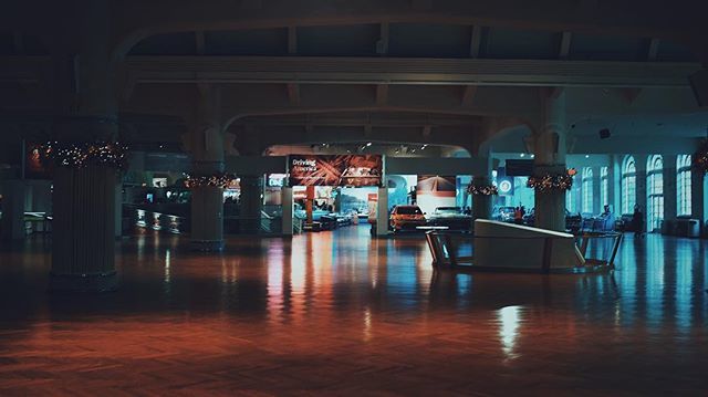 11:10am
.
.
.
#cinematographer #film #photographer #michigan #puremichigan #detroit #henryfordmuseum #museum #framez #fujiframez #nashville #tennessee #filmmaker #directorofphotography