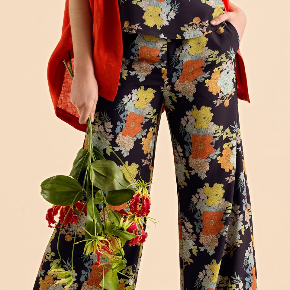 DinoMall's tweet photo. La #frescura de #Cacharel a tu placard! Encontrá su colección #SS19 en #KARMYA! 🌸🌼🌺 https://t.co/TDZ4Y9r2tg