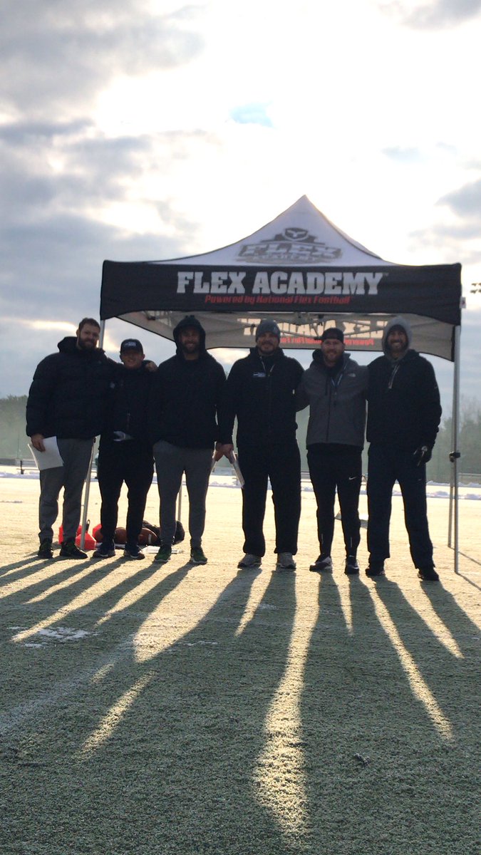nationalflexFB's tweet photo. With another road trip in the books, thank you so much to our partners @VSGroupLLC for an incredible weekend! 

We are now ready to thaw out, veg out, and pig “skin”🏈 out with family and friends!! https://t.co/cmbz5kt6Bs