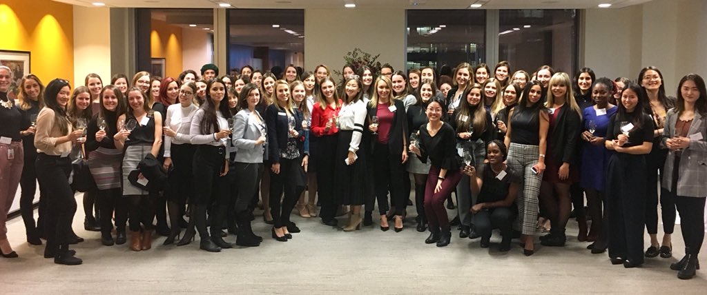 AnnaLafor's tweet photo. Superbe soirée réseautage des Jeunes ProfessionnELLES de PwC ! Merci aux nombreuses participantes et à @CorithaPierre pour l’animation de la soirée ! https://t.co/AQ50zLxBmn