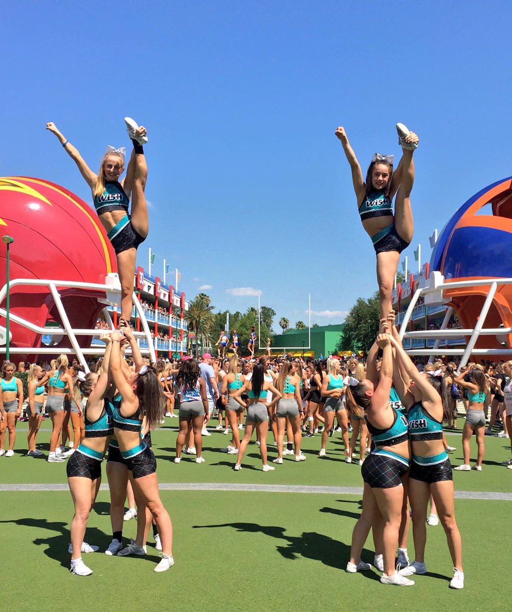 CR_Wi5H's tweet photo. #WorldsWednesday 🌎💫👗🖤.
.
.
#NBT
.
.
#POOFYOURGONE https://t.co/5rxHi35hpK