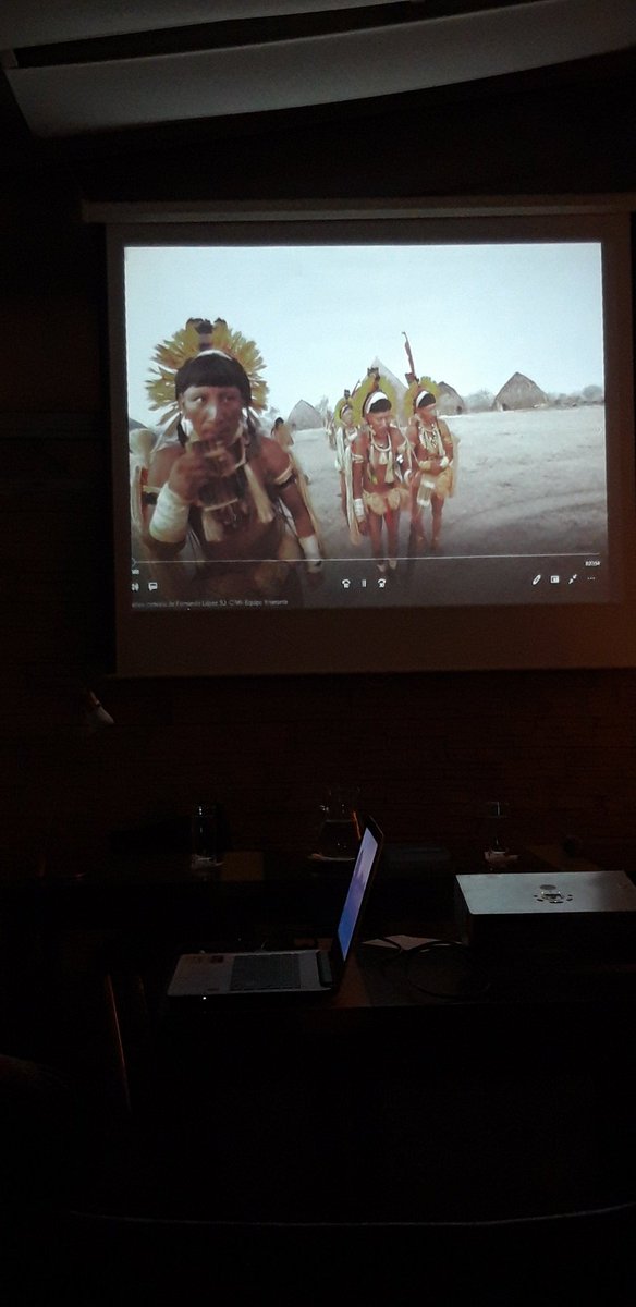 sebasansonf's tweet photo. Daniela Andrade nos cuenta sobre el documental "Semillas de Putumayo", que es el quinto capítulo de la serie "La vida por la #Amazonía", producido por la @redamazonia en colaboración con @SIGNIS. Y lo vemos. ¡Una joya! @RuedaFernan https://t.co/n4OxGwF8aH