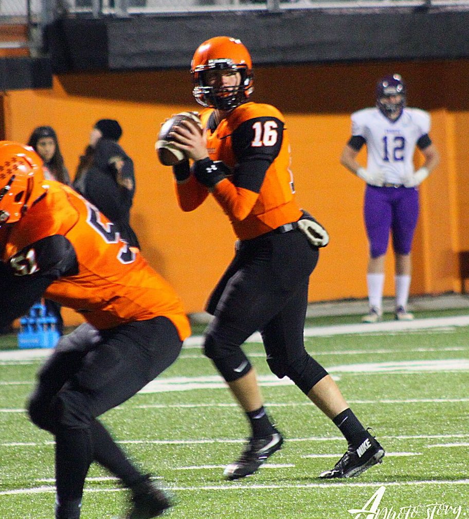 HoundsSounds's tweet photo. Cash has been money over his 3-year career as a Greyhound. QB @CashForrester finishes with 4,963 passing yards and 54 TDs. #GoHounds https://t.co/cYNZM1XAZk