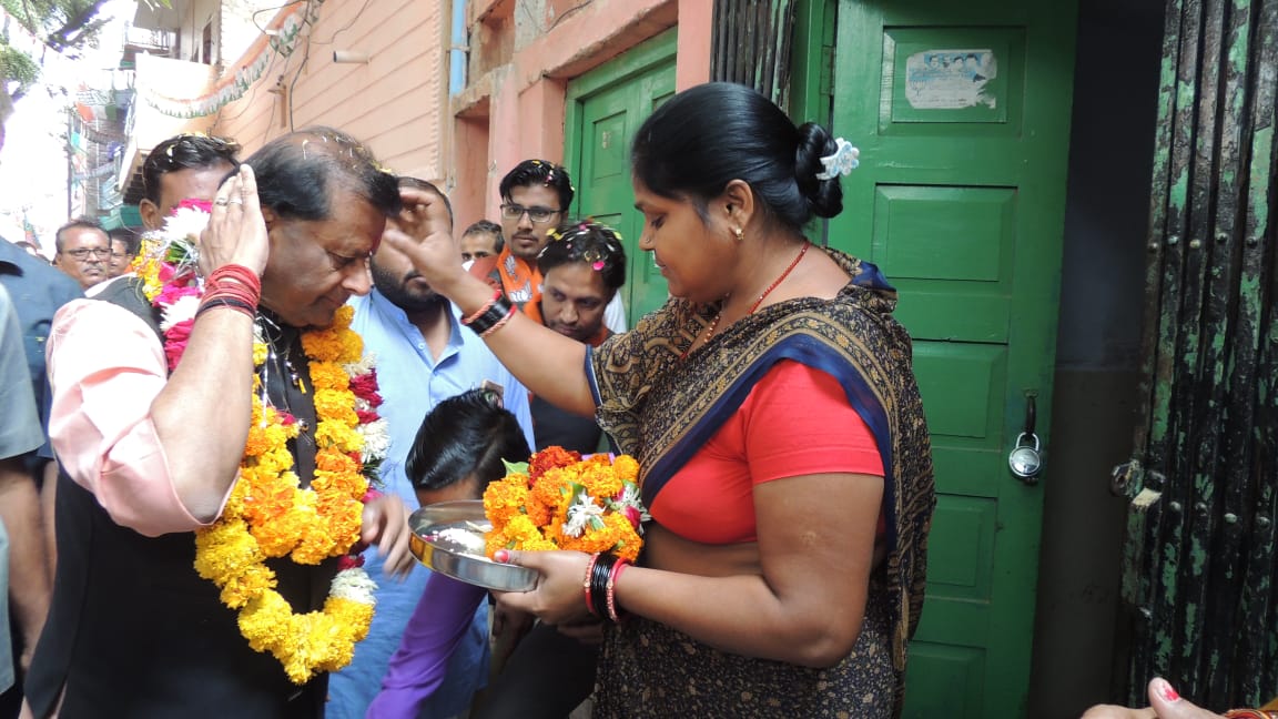भाजपा  के चल रहे हैं ग्वालियर में जनसंपर्क अभियान के दौरान जयभान सिंह पवैया जी  ने  शहर का नाका में जनसंपर्क किया और इसी बीच जयभान सिंह पवैया जी ने सभी  नगर वासियों से अपील की आने वाले विधानसभा चुनाव में 28 नवंबर को अत्यधिक  मात्रा में लोग अपना वोट करें