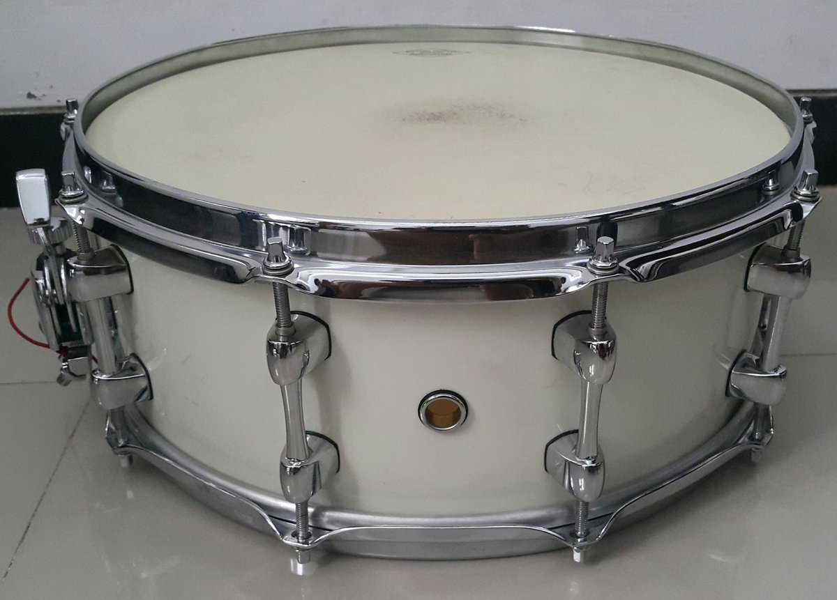 riska_andy's tweet photo. #WTS snare sakae maple 14X5,5 head batter Aquarian modern vintage,reso Sakae ori.. CP 081232070887 @DrumBagus https://t.co/2YoEcUrYeJ