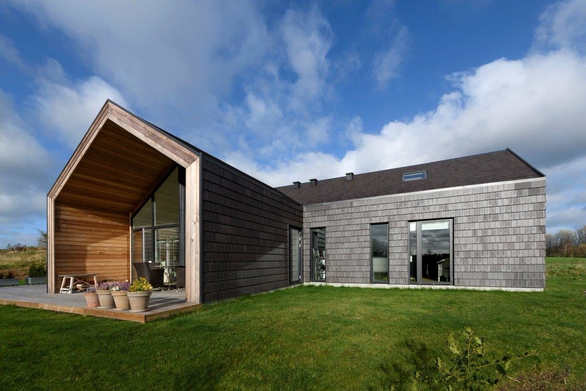ArchitileNL's tweet photo. Architect Christopher Carlsen is aan de slag geweest met de Vidar Manchester voor een eengezinswoning in Denemarken. Het resultaat? Modern, scherp en elegant! 

De Vidar Manchester is nu ook verkrijgbaar bij Architile. Ga voor meer informatie naar https://t.co/moCJWKjayC https://t.co/TS5qeAKGEs