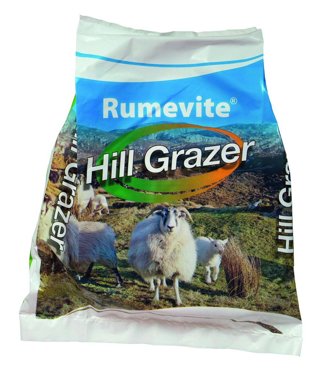 Rumenco_ltd's tweet photo. The inclusion of @followDiamondV an all-natural fermentation product, in #Rumevite Hill Grazer helps improve the digestion of more fibrous forages found in rougher grazing situations @Sheep_365 https://t.co/4Q7y6eisOY https://t.co/ZLoE7N7fvG
