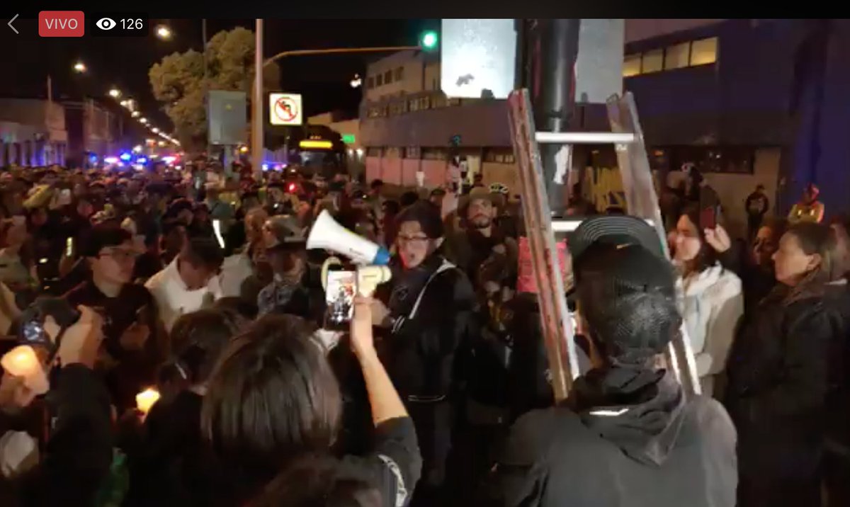 "A Manu lo mató un modelo de ciudad que no respeta la vida" <a href="/dobbyloca/">Armando Pliego Ishikawa ⏳</a> al colocar la bici blanca en conmemoración a Manu.

"Manu vive, la lucha sigue" grita todo Puebla y todo el país.

#ManuVive #NoMásMuertesViales #LeyDeSeguridadVial