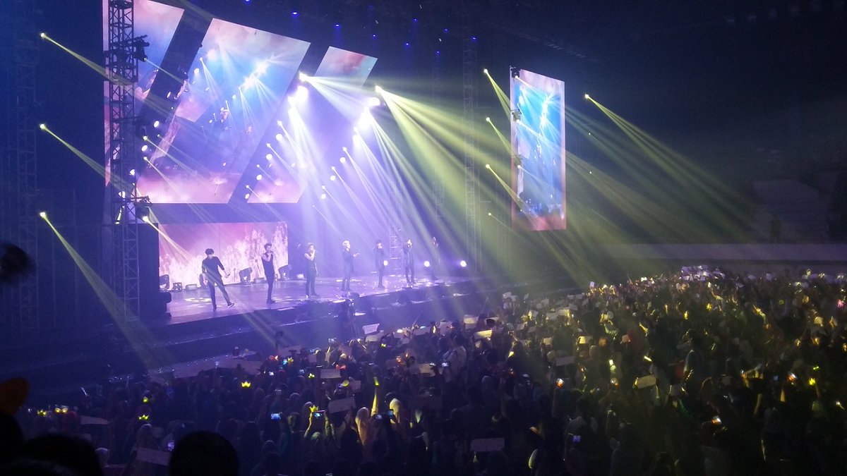 ssongmitha's tweet photo. 151115 #InfiniteEffectinJKT #INFINITE 
230917 #DiamondEdgeinJKT #SEVENTEEN 
181118 #CONTINUETourinJKT #iKON 

dulu awalnya bilang, udah cuma sekali nonton konsernya, eh ga pernah bisa kalo cuma sekali, banyak cerita di tiga konser ini, dan semua nya bener2 beda dan amaze bgt https://t.co/TdNrchTg8X