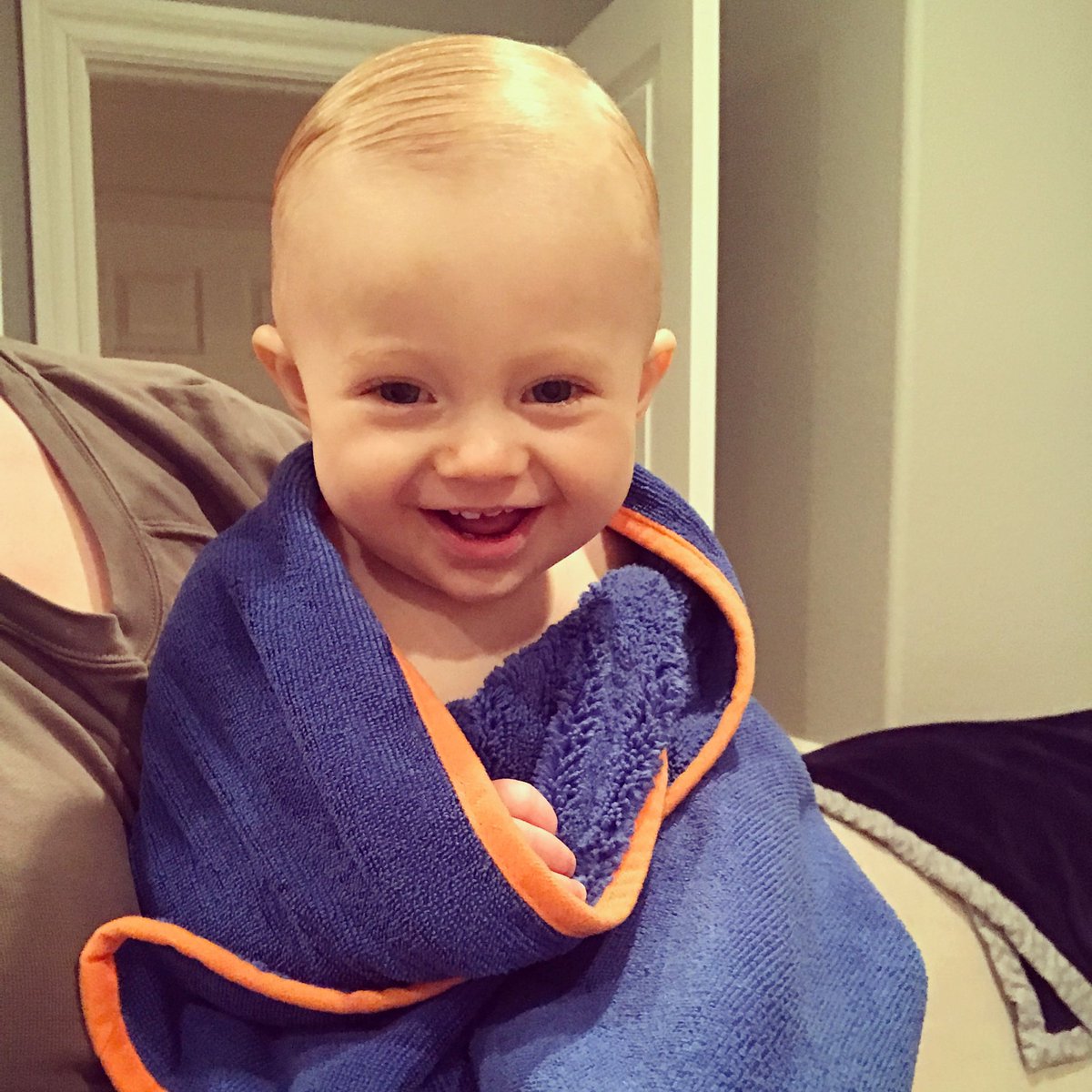 amarinocleans's tweet photo. Bennett Boy loves his @norwex kids towel! Who wouldn’t? It’s so cozy. #NorwexKid 💙🧡 https://t.co/OwjZFO3Y5R