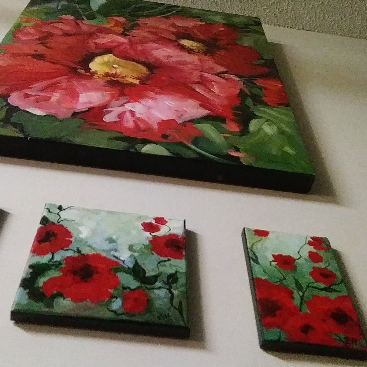 Runningdoe's tweet image. What?? I said i wasn't going to paint on red but what the hell is this? Lol. I am going to try not to again
#red #Flowers #painting #etsyshop #Etsysale #EtsyCyberSalesWeekend #artworks #artcollector #artcollectors