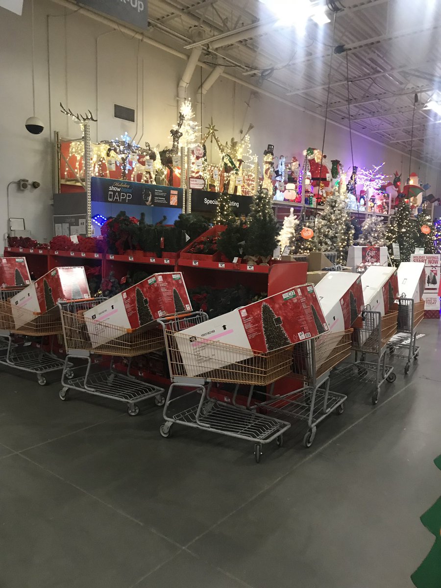 briananderson82's tweet photo. MASM Walter will ensure we stay straight as an arrow! #cleanlines #holidaycaptain #eventcaptain #waltkillingit @rob2909jordan @ginger_coleman https://t.co/bq6G3Fhqi8