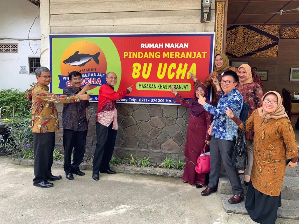 MohdShukriYajid's tweet photo. Enjoying the hospitality &amp; culinary excellence of Palembang. Thanks to everyone @MSUmalaysia https://t.co/hxtAi2eAkh