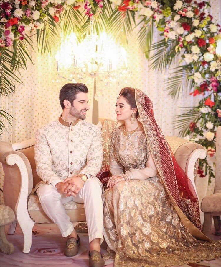 Shemagazine63's tweet photo. Wedding season is upon us. Many congratulations to the beautiful couple, #AimanKhan &amp; #MuneebButt.
We have our hearts on this picture perfect click 💛
.
#aimankishadi #aineeb #minalkhan #celebritytwins #prettybride #easternbride #bridalmakeup #lookoftheday #shemagazine #love https://t.co/LnUZJoByS0