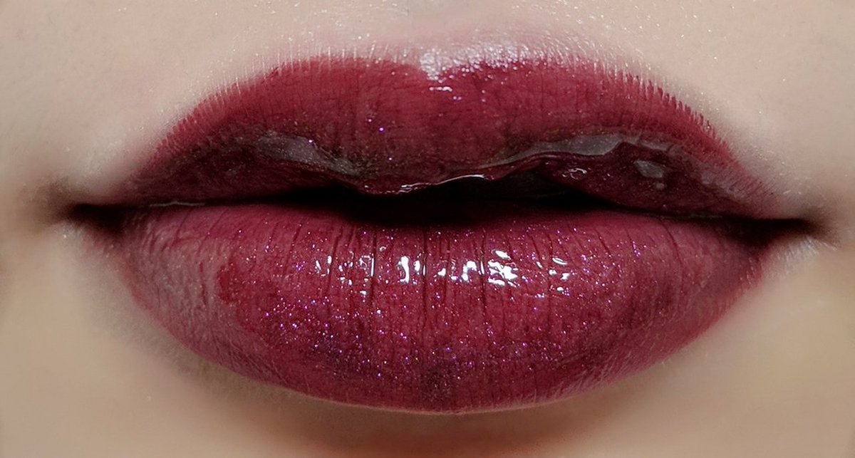 Rubeus Twitterissa ルージュディオール ウルトラルージュ8 フローフシリップ38 Unframeの黒 リップ38 の黒が口紅の深みを足しつつも透明感を出すという双方向の働きをして最強過ぎる 角度によって瞬くピンクラメもかわゆいな Pcガン決まるゥ 美で世界を殴り