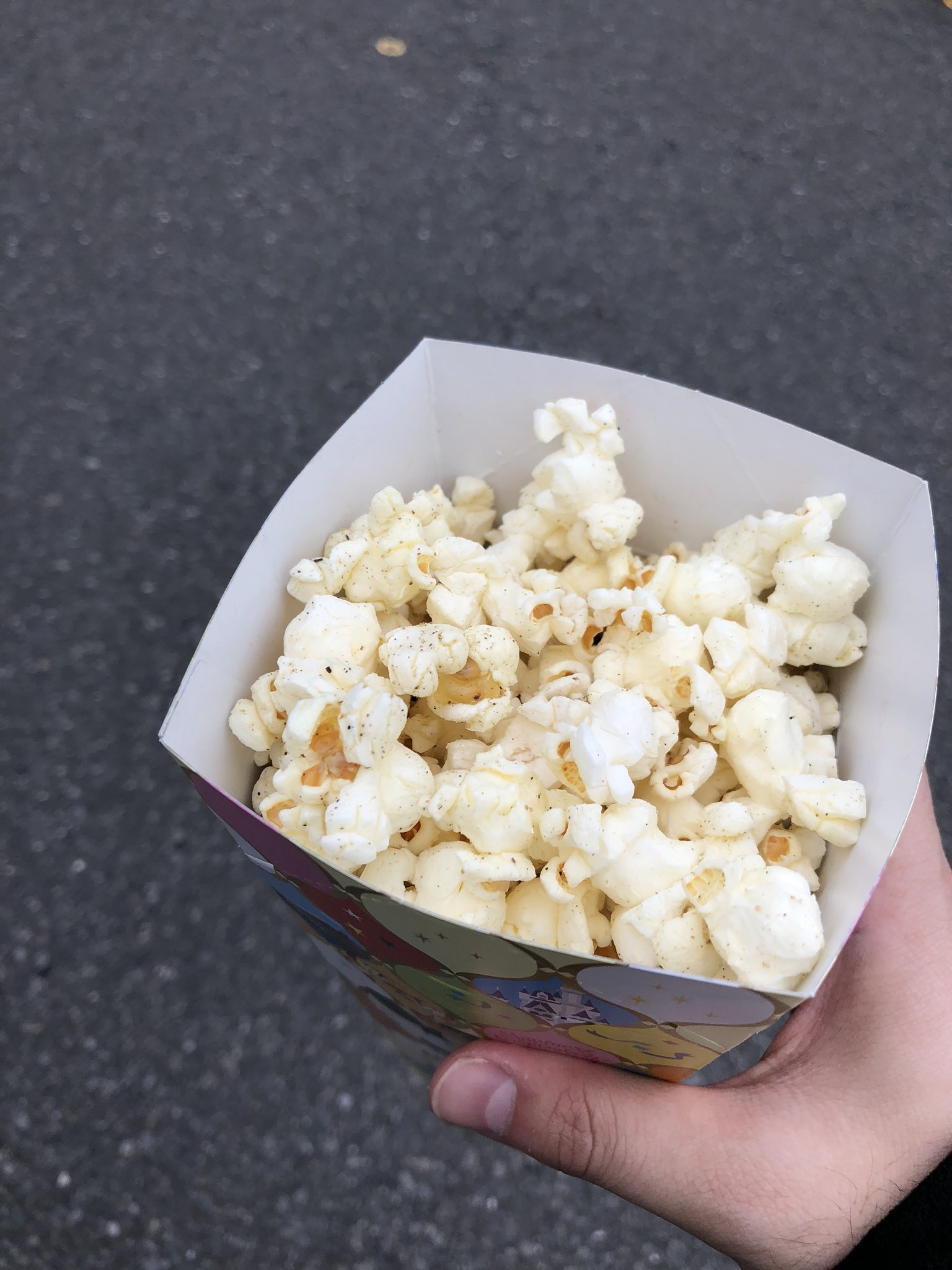 柳井 遼 ディズニーのポップコーンで一番ブラックペッパー味がうまい T Co Ika2eb8vj9 Twitter