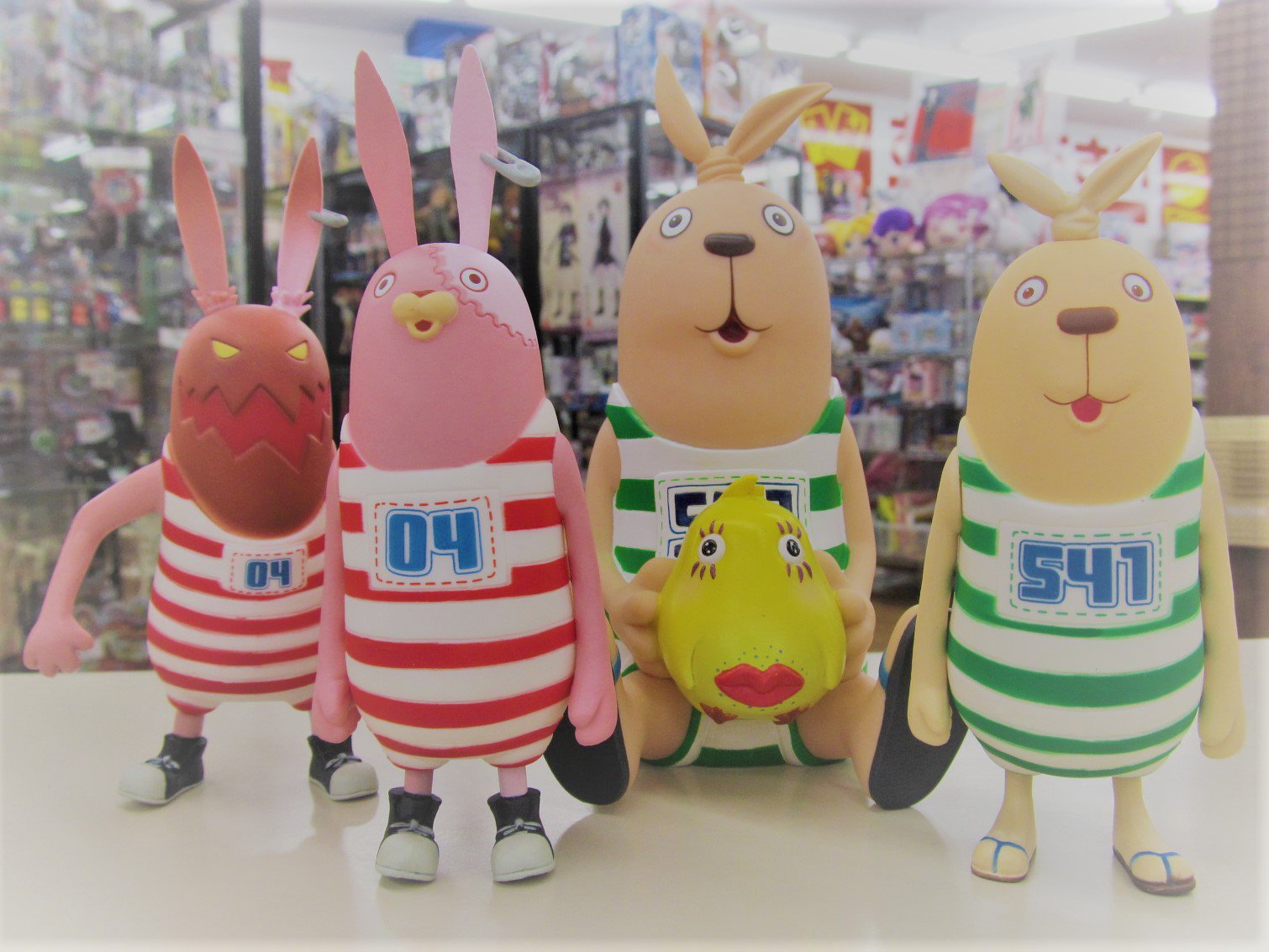 ホビーオフ上越教育大前店 公式 A Twitter 久々にウサビッチのキャラクターのソフビや貯金箱が入ってきました W ノ 個人的にはプーチンとレニングラードが好み コマネチも捨てがたい W Usavich ウサビッチ プーチン キレネンコ コマネチ