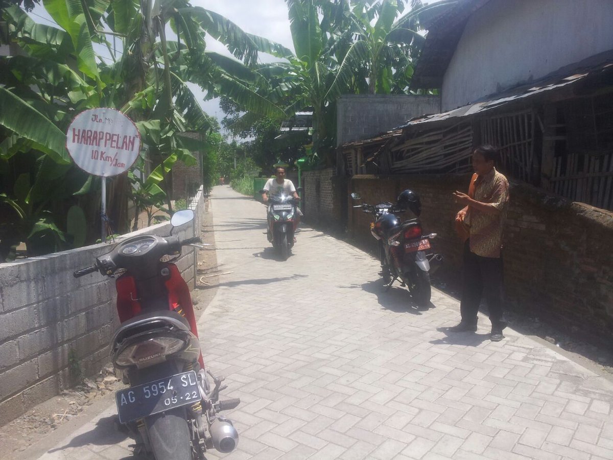 barkah234's tweet photo. Opname kegiatan infrastruktur Desa oleh pelaku desa didampingi oleh Pendamping Desa 
@jokowi 
@EkoSandjojo 
@anwsanusi 
@taufikmadjid71 
@fachrilabalado 
@AndryDewantoAh1 
#JokowiMembangunDesa
#TPPJawaTimur https://t.co/aijnVNQcwI