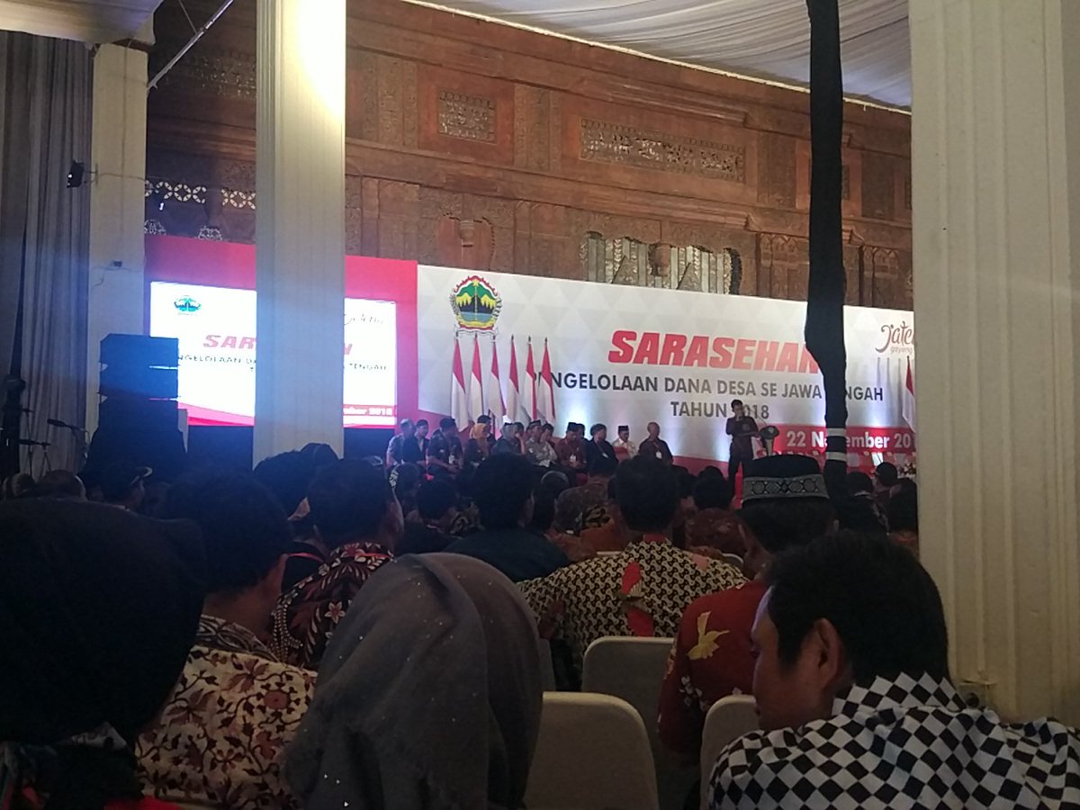 Sarasehan Pengelolaan Dana Desa se Jawa tengah yang dihadiri <a href="/Jokowi/">Joko Widodo</a> dalam rangka 
#JokowiMembangunDesa
<a href="/EkoSandjojo/">Eko P. Sandjojo</a>
<a href="/KemenDesa/">Fast Track Travel</a>
@fachrilabalado
@kpw4jateng
<a href="/DISPERMADES_JTG/">Dispermades Prov Jateng</a>