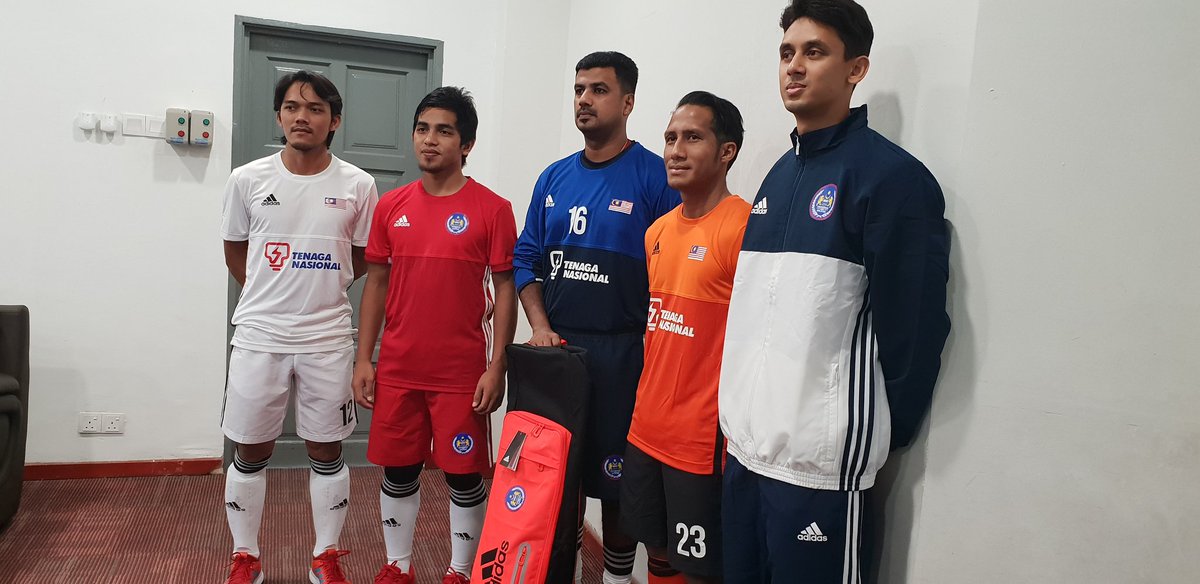 hockeymalaysia's tweet photo. Malaysian Hockey Confederation (MHC) has today launched the latest kit for the national hockey team. The latest kit will be used for the World Cup 2018 at Bhubaneswar, India. https://t.co/K0Vsqk9qdF